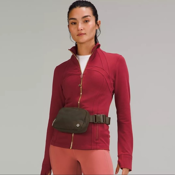 Lululemon Everywhere Belt Bag Camo Crossbody Sling Bag Nwt - Picture 5 of 6